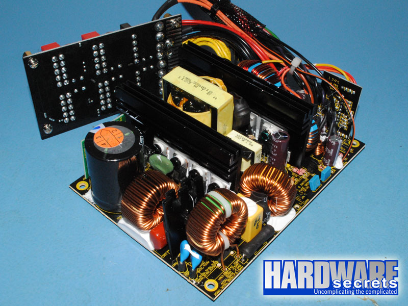 High Current Gamer M 620 W power supply